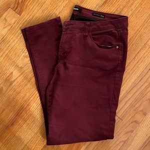 Kensie knockout skinny burgundy jeans size 12/31